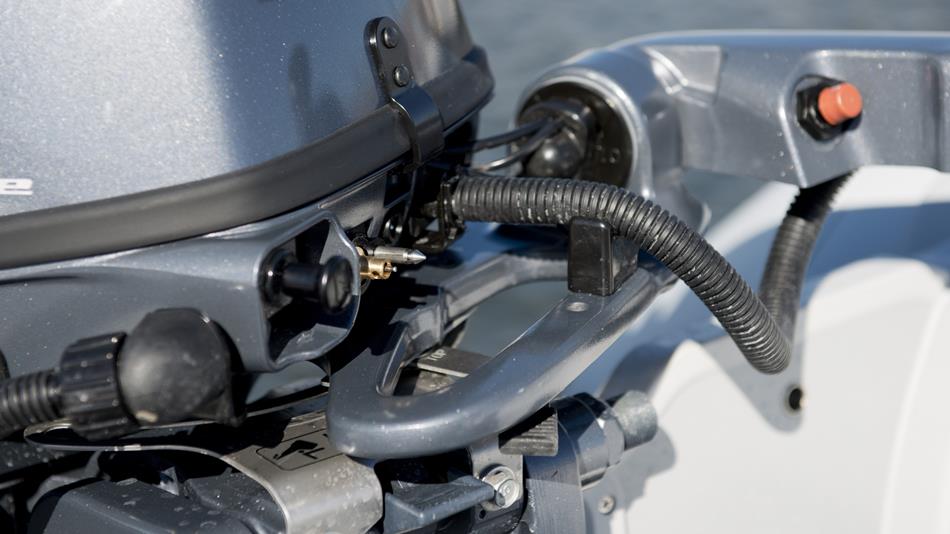 YAMAHA F8